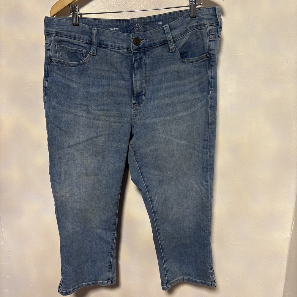 NWT‎ ST JOHN'S BAY MID-RISE BLUE CAPRI 16